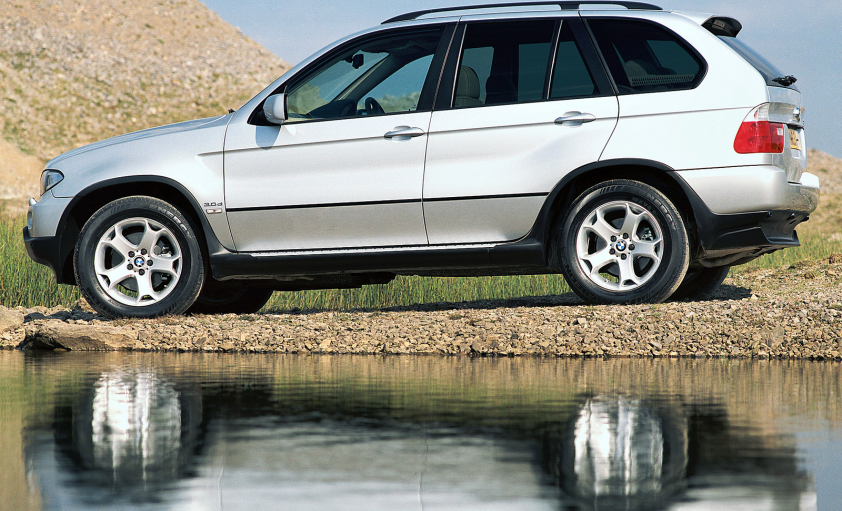 Боковое стекло BMW X5