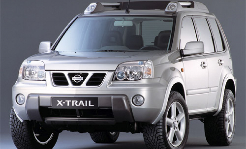 Боковое стекло NISSAN X-TRAIL T30