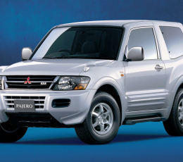 Лобовое стекло MITSUBISHI PAJERO III  